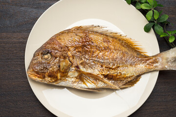 お祝い料理の定番 鯛の姿焼き