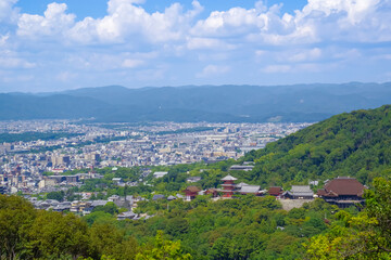 世界遺産 清水寺と京都の街並み