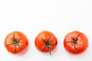 並んだトマト　白バック