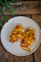French toast with caramelized peaches