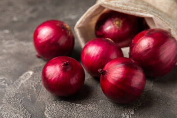Shallot onion on the kitchen table. onion slice. onion rings. Fresh red Onion. Natural, fresh, vegetarian food. Agricultural products. Healthy eating. Vegetables. Farmer's market.