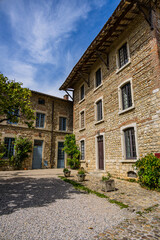 Visite de la Cité Médiévale de Pérouges en septembre 2025