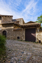 Visite de la Cité Médiévale de Pérouges en septembre 2025