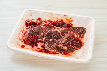 パック入り焼肉用味付け牛サガリ