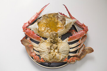 Steamed crabs on the dish © bong
