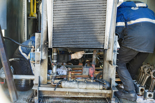 Repair of a diesel generator converted to gas.