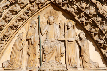 Obraz premium Notre-Dame de Paris Cathedral. Portal of the last judgment, tympanum : Jesus Christ and the Crown Virgin Mary.. Paris. France.