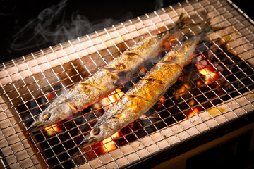 秋刀魚を焼く 