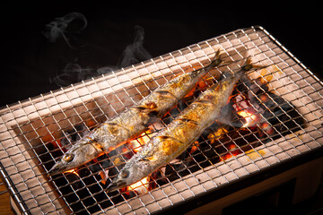 秋刀魚を焼く 