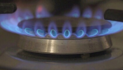 Lit gas burner with blue flames