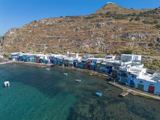 Fotografie aeree dell isola di Milos in grecia