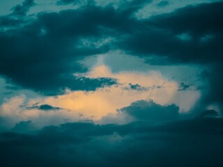 Obraz premium Moody Sky with Dramatic Clouds