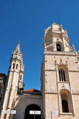 Fototapeta premium Jerónimos Monastery (Mosteiro dos Jerónimos), located in Lisbon, Portugal