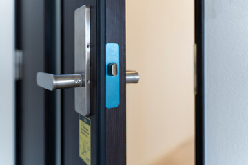 Soundproof room door ― 防音室の扉