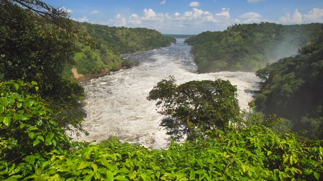 largest lake in Uganda, Africa, watercourse