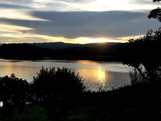 Obraz premium sunset on the lake