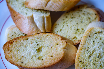  Slices Of Oven Baked Italian Style Garlic Bread
