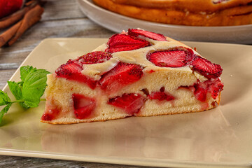 Strawberry pie tart served mint