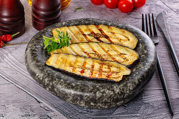 Hot grilled eggplant slices snack