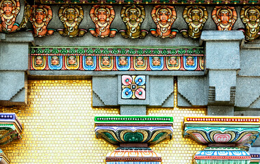 policromados detalles en el templo