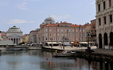 Gebäude am Canal Grande di Trieste