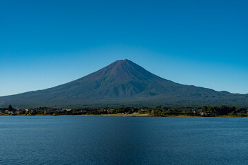 河口湖から見た夏の富士山