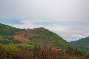 Fototapeta premium Overlooking sea of clouds on mountaintop of Beijing Mount Miaofeng