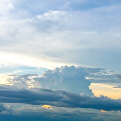 Naklejka premium Cloudy pastel sky