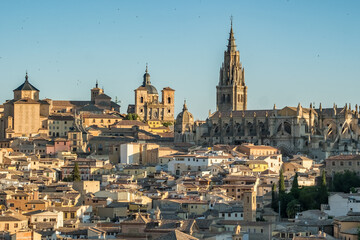Fototapeta premium Sunrise view of the historic cityscape of Toledo, Castilla-La Mancha, Spain.