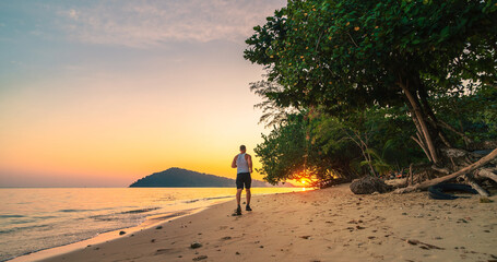 The beach provides the great environment for a challenging and enjoyable workout. Run on sand increase metabolic and heart rate as body has to work harder to cool itself down, burn more calories.