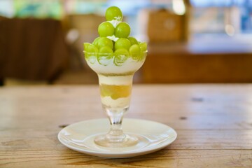 美味しそうなシャインマスカットパフェ