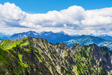 Obraz premium Blick vom Nebelhorn bei Obersdorf auf die Alpen