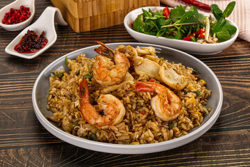 Vietnamese fried rice with prawn and squid Kom Ran