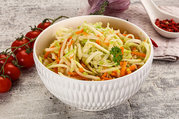 Vegan salad with kohlrabi and carrot