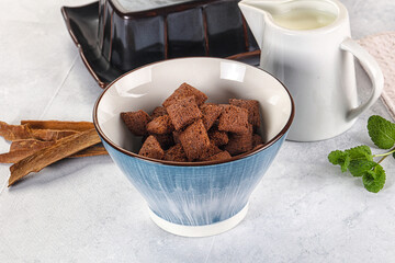 Dry sweet chocolate ceral flakes
