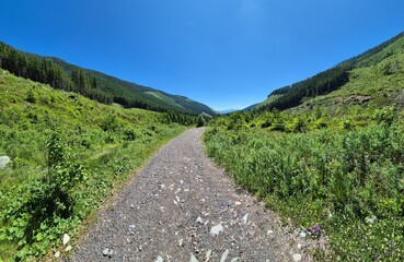 Tatry Wysokie - Zamek Spiski - Słowacja - niesamowite górskie widoki oraz największy zamek na Słowacji © Konrad