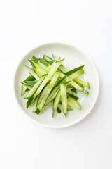 きゅうりの千切り　白バック