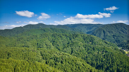 日本の富山県朝日町の笹川地区周辺の様子