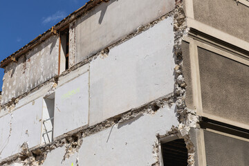 Un immeuble détruit.