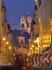 Fototapeta premium Montmartre Sacré Coeur view by night street Paris