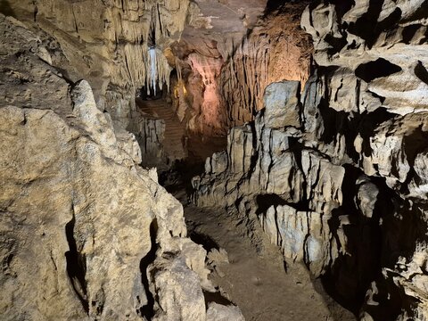 2025 &ndash; Interior de las cuevas - Betharram