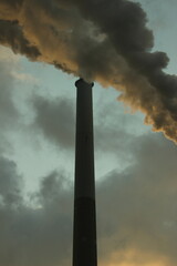 『周南コンビナート　朝日とエントツの煙! 』山口県観光　 SDGs  地球環境 