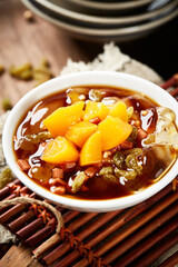 Iced summer-cooling drink, mango, raisins and hawthorn mixed flavoring