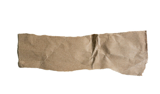 Fragmento de papel kraft rasgado con texto sobre fondo aislado