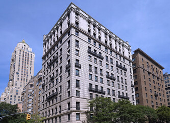Fototapeta premium Park Avenue in Manhattan's Upper East Side, a boulevard with elegant old apartment buildings