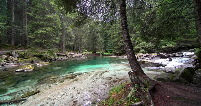 Fantastic turquoise lake of Amola