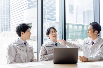 Fototapeta premium 作業服のスタッフ