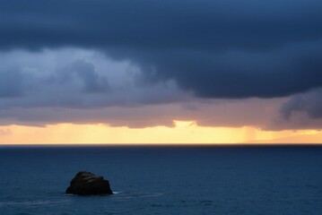 Obraz premium sunset over the ocean