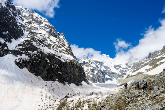 Mountaineers climbing in the Ecrins in the Alps.