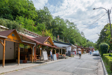 Obraz premium Eger, Hungary - August 23, 2019: Street with wine cellars in the city of Eger